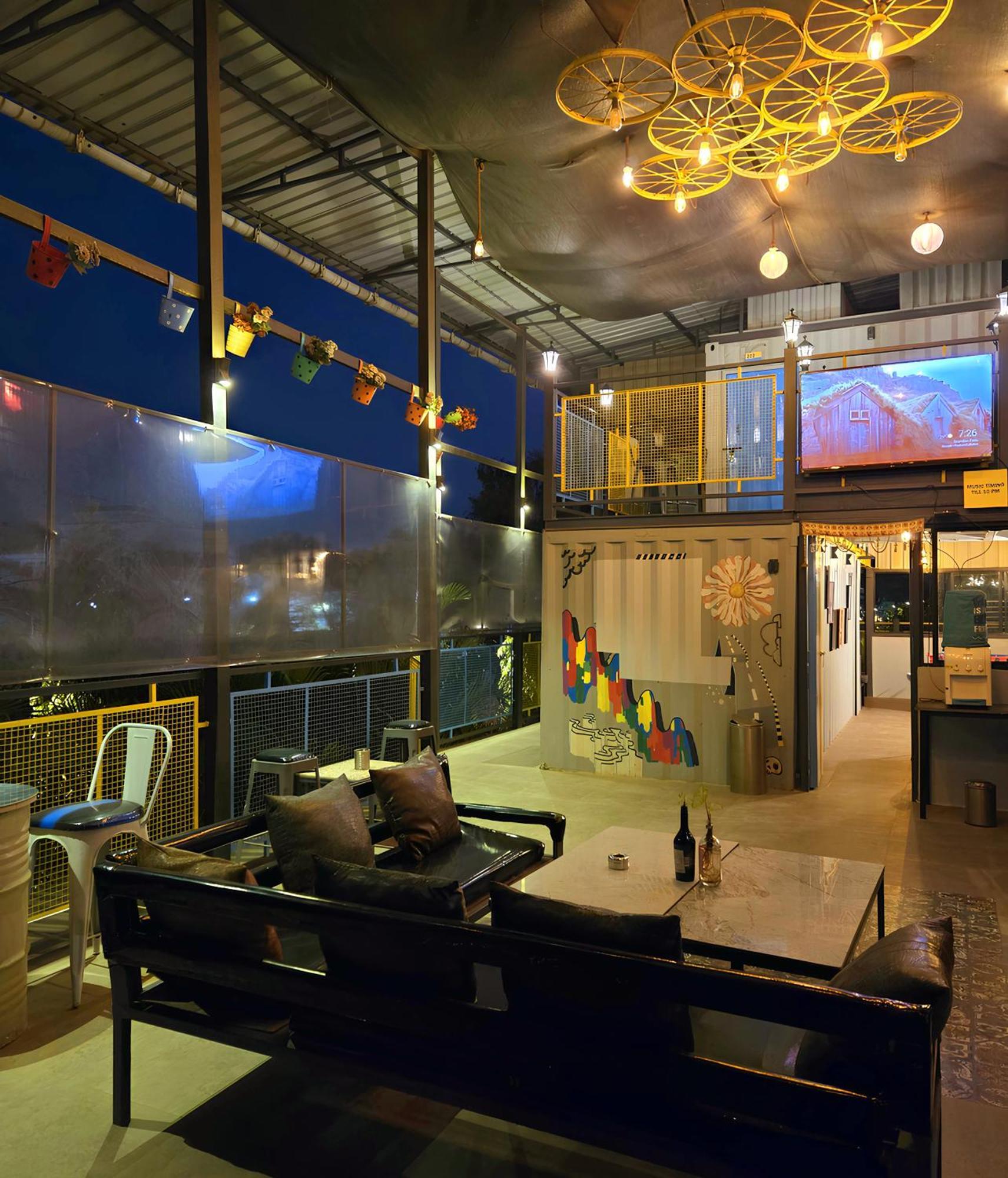 Boxtel Lonavala Hostel Ngoại thất bức ảnh