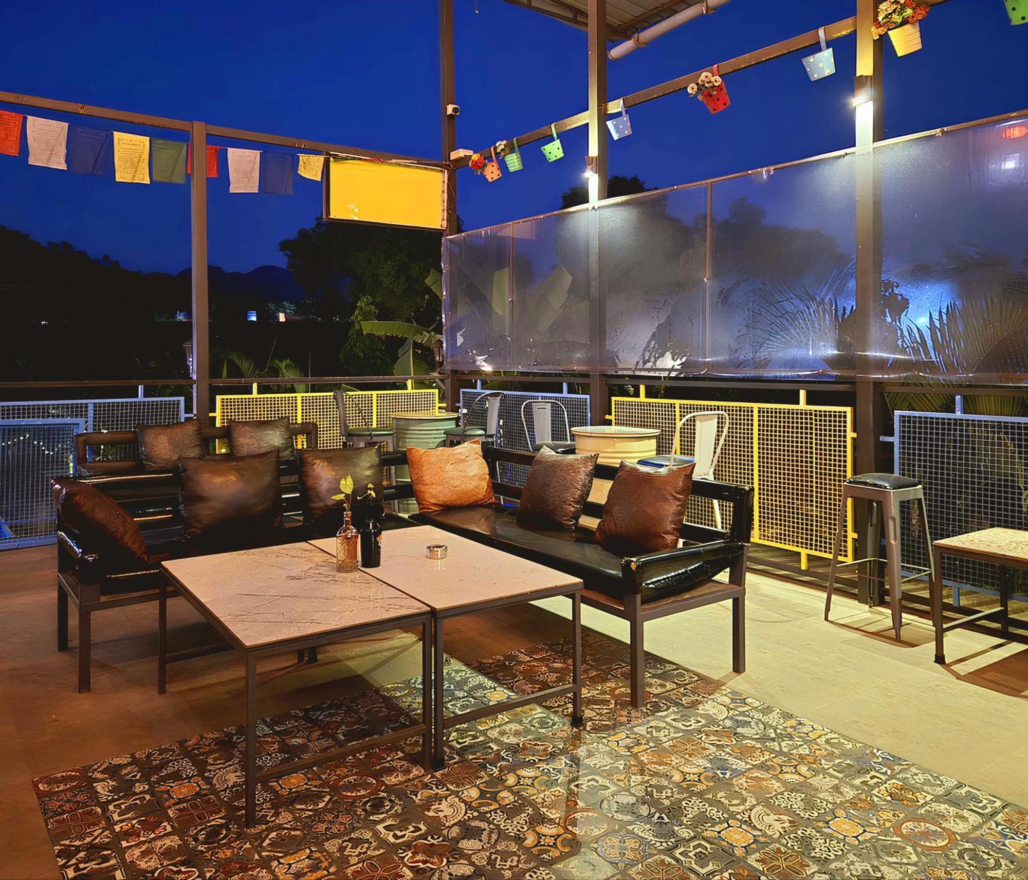 Boxtel Lonavala Hostel Ngoại thất bức ảnh