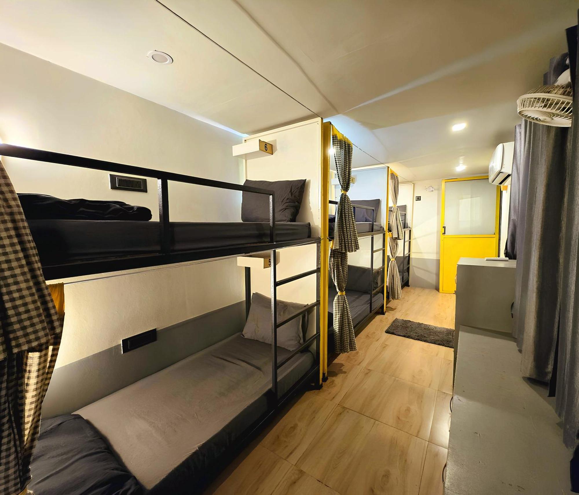 Boxtel Lonavala Hostel Ngoại thất bức ảnh