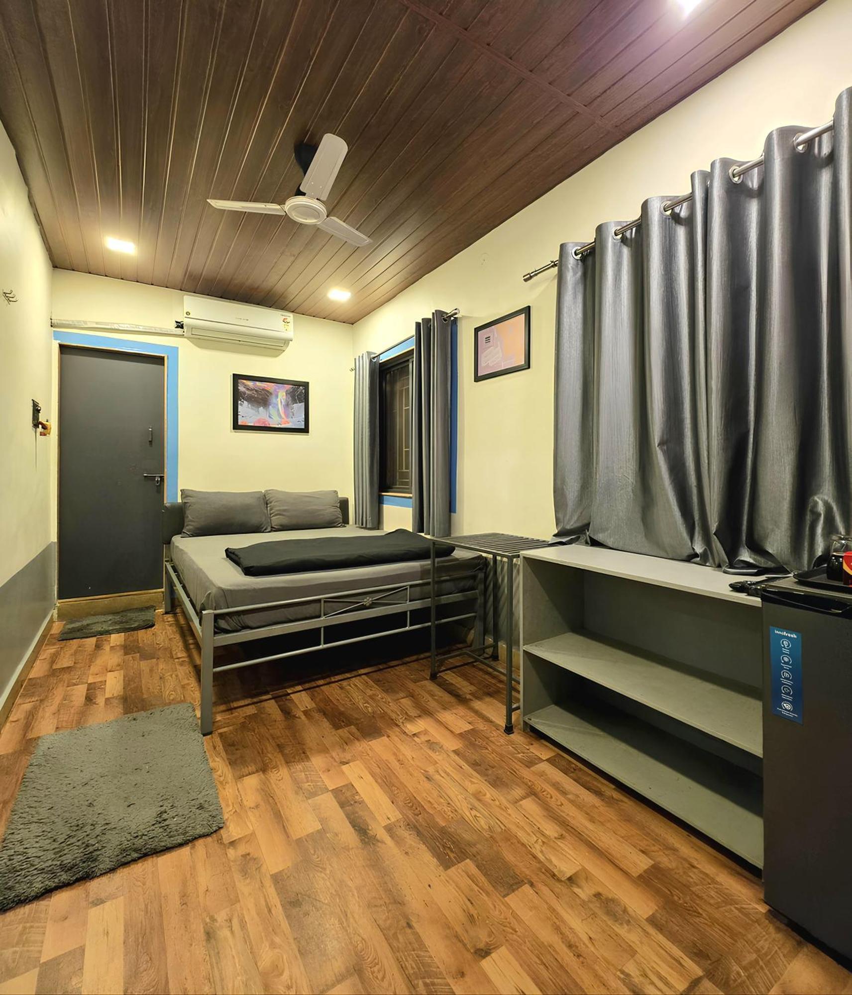 Boxtel Lonavala Hostel Ngoại thất bức ảnh