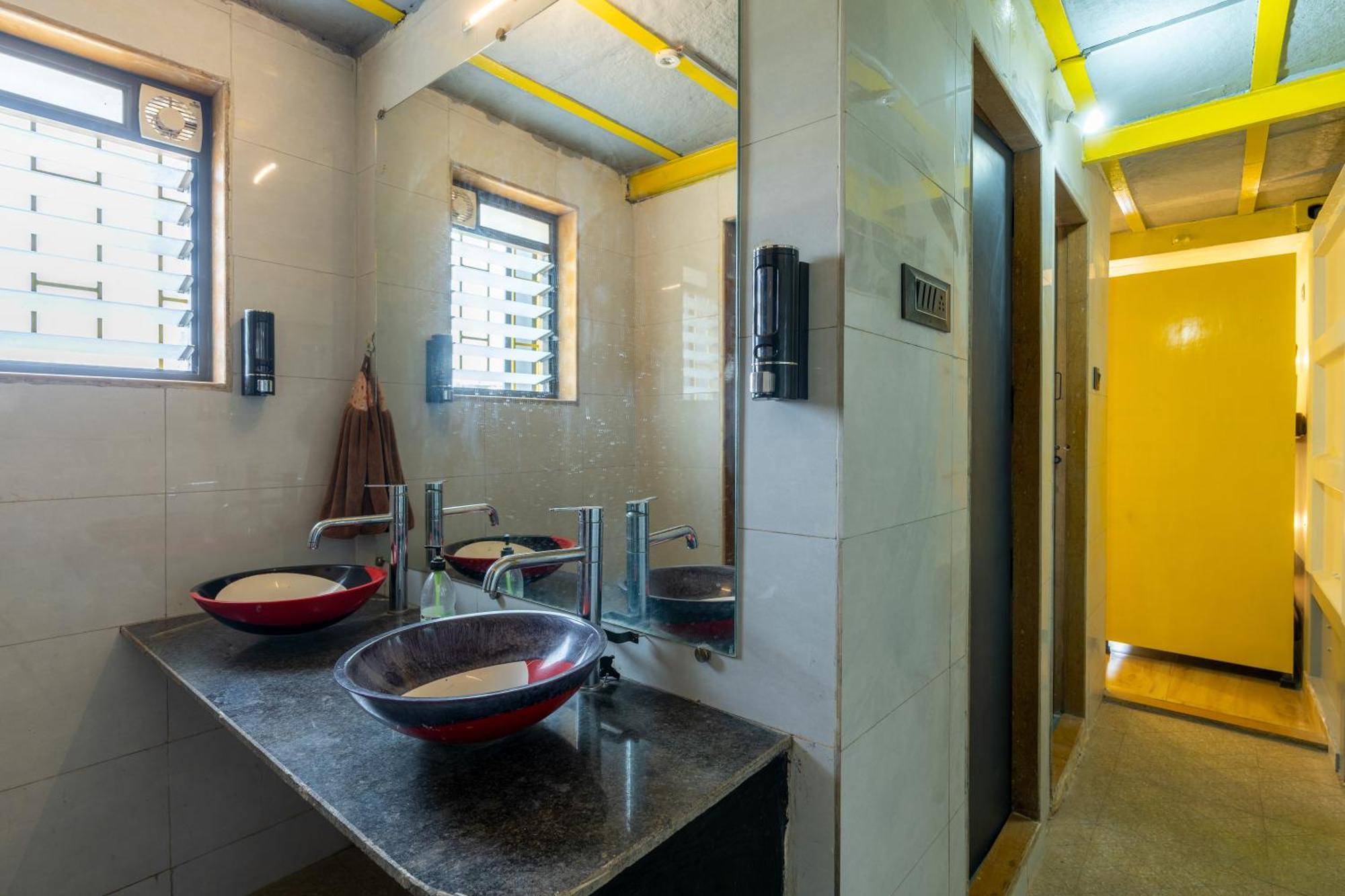 Boxtel Lonavala Hostel Ngoại thất bức ảnh
