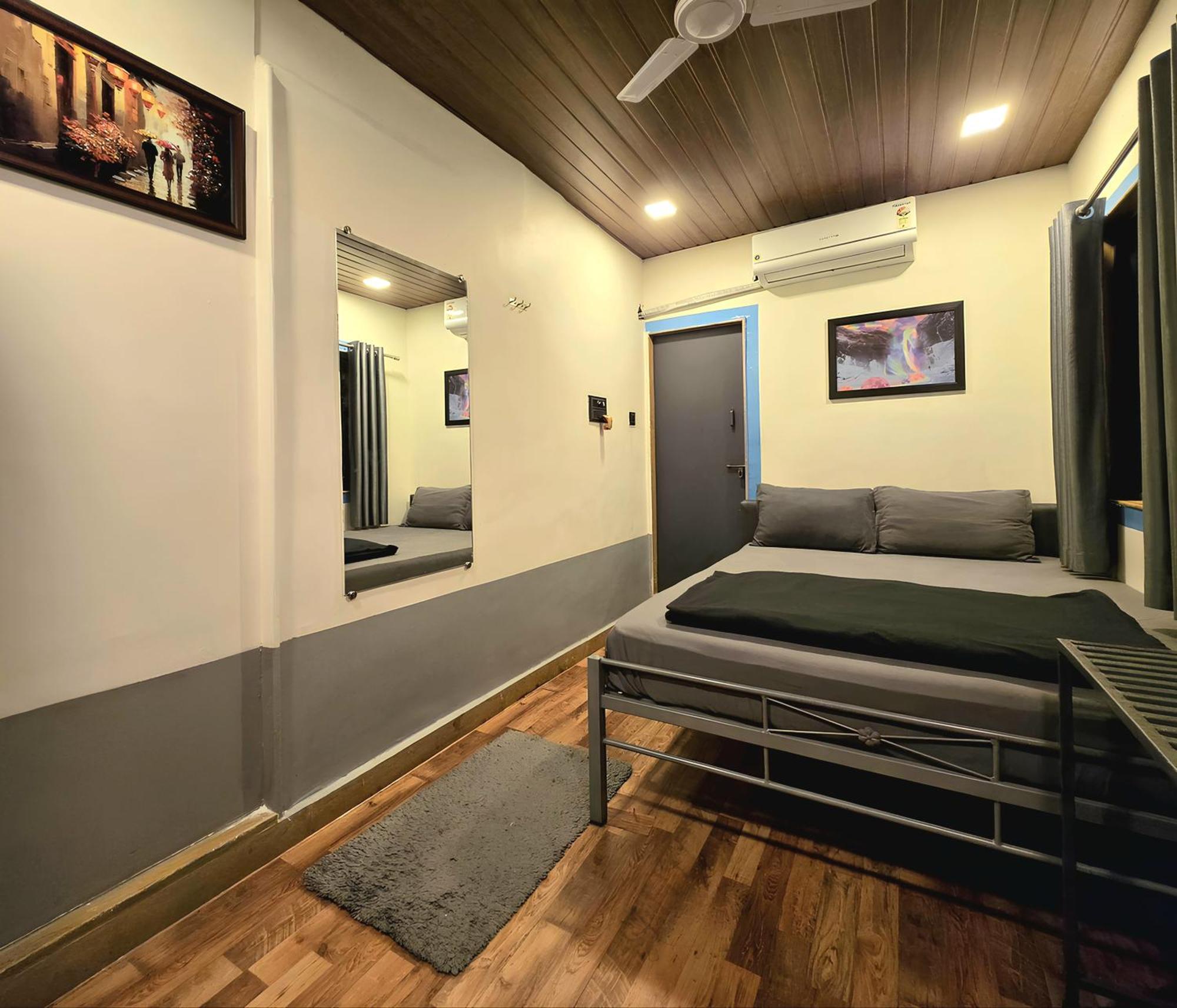 Boxtel Lonavala Hostel Ngoại thất bức ảnh