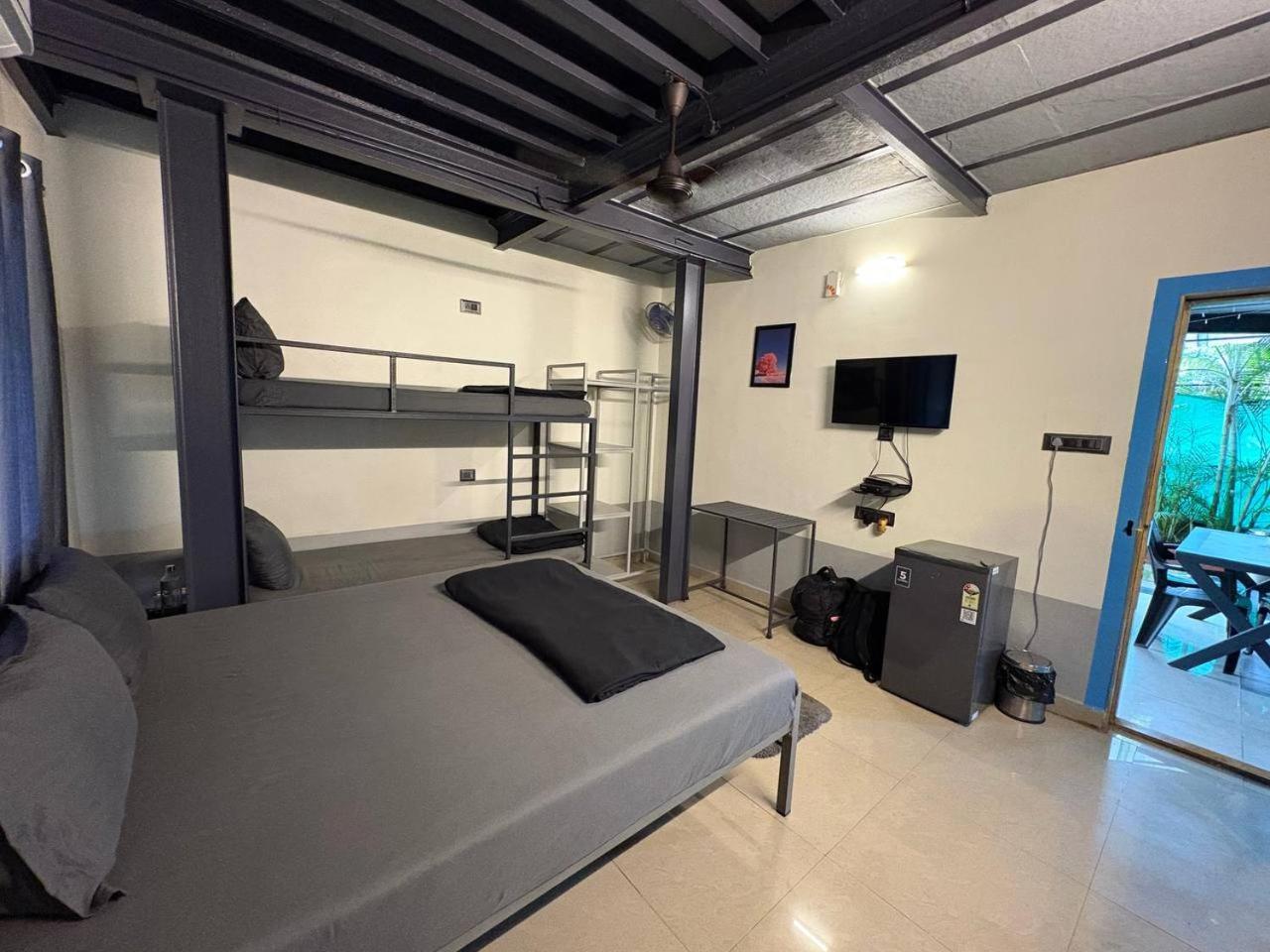Boxtel Lonavala Hostel Ngoại thất bức ảnh